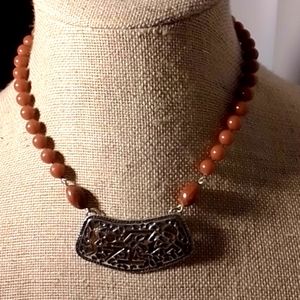 Sarah Coventry faux Amber and gold tone necklace